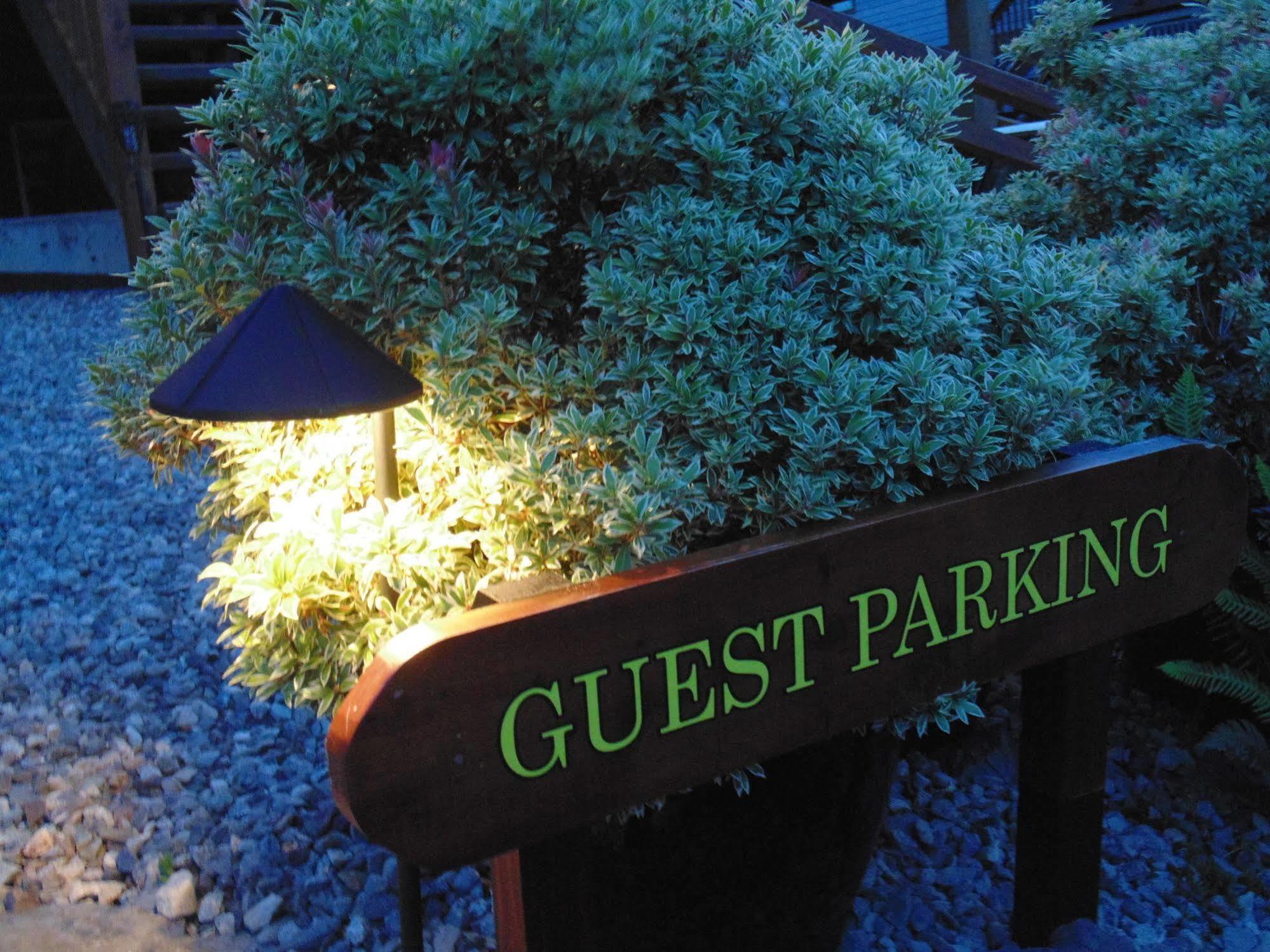 Ocean Mist Guesthouse Ucluelet Exterior foto